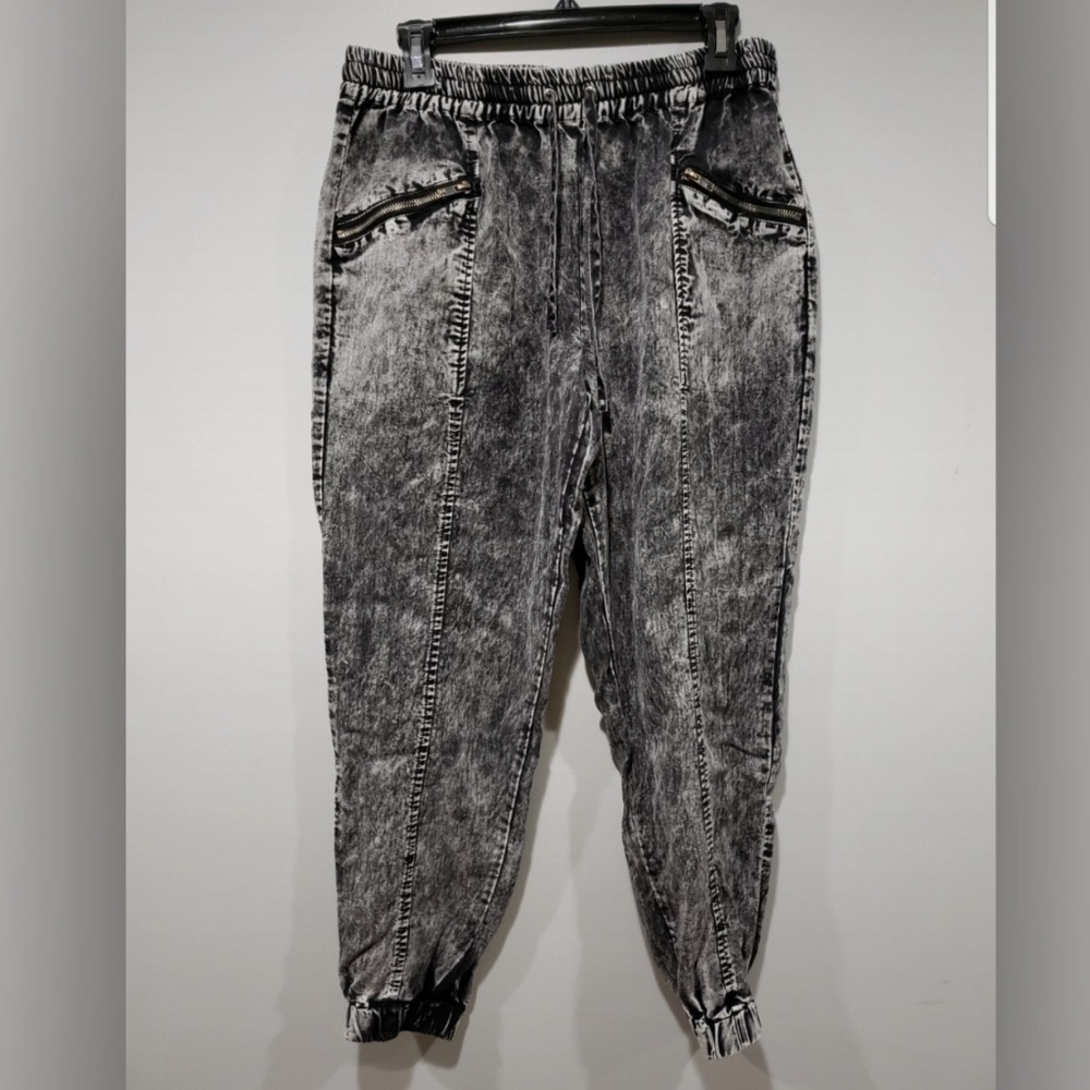 Light Washed Joggers from F21